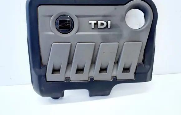 Engine cover (trim)