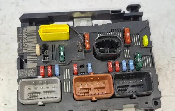 Peugeot 207 BSM Control unit 9664055780