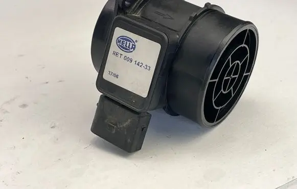 Mercedes-Benz SLK R170 Mass air flow meter 8ET00914233 3706