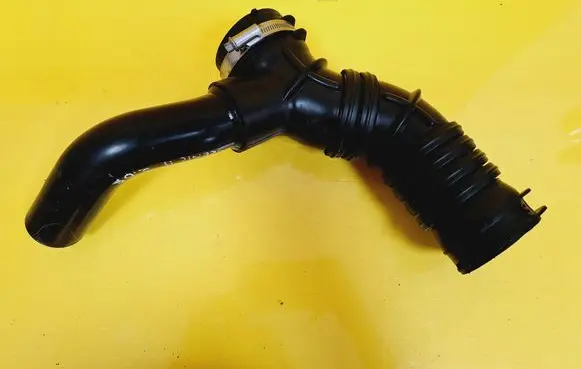 Air intake hose/pipe
