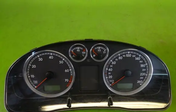 Volkswagen PASSAT B5 Speedometer (instrument cluster)