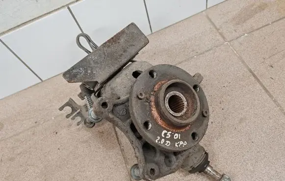 Citroen C5 Front wheel hub spindle knuckle