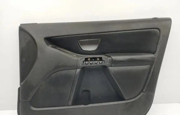 Volvo XC90 Front door card panel trim