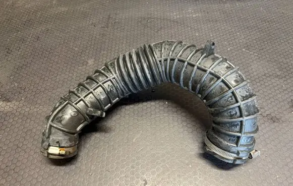 Opel Vivaro Intercooler hose/pipe