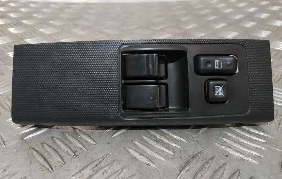 Toyota Corolla Verso E121 Electric window control switch 848200F04000 742320F020