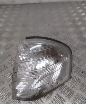 Mercedes-Benz C W202 Front indicator light B29457L