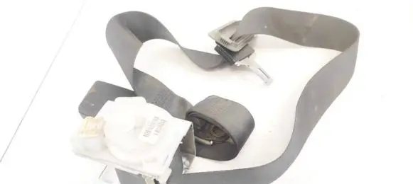 Chrysler 300 - 300C Middle seatbelt (rear) 