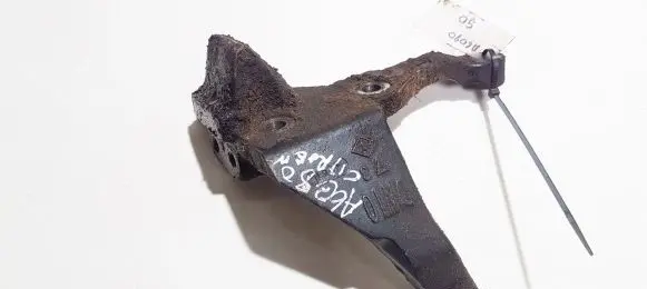 Citroen C5 Engine mounting bracket dw10