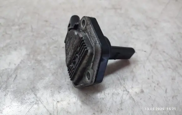 Volkswagen PASSAT B6 Oil level sensor 1J0907660C