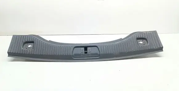 Trunk/boot sill cover protection