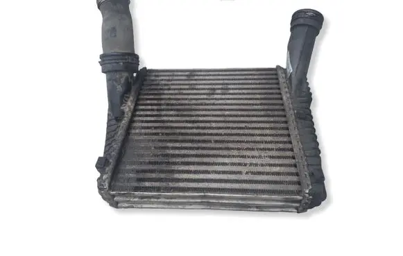 Audi Q7 4L Intercooler radiator 7P0145804A
