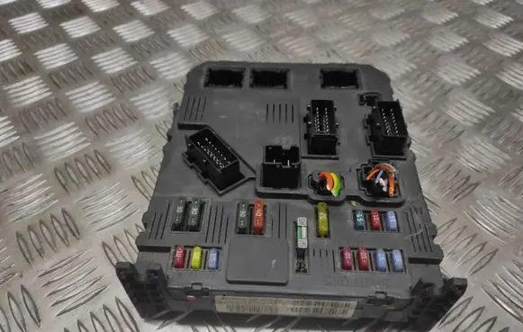 Citroen Berlingo Fuse module 53172124 53240209