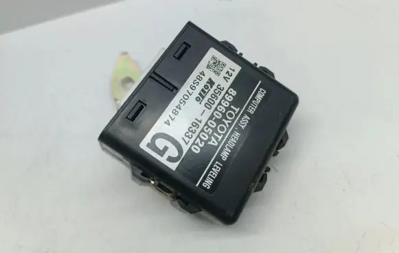 Toyota Avensis T250 Light module LCM 8996005020 3560016337