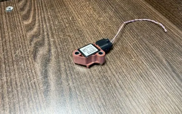 Volvo V50 Airbag deployment crash/impact sensor 30737138