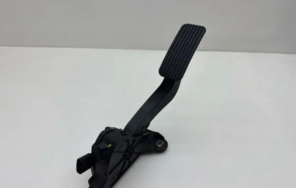 KIA Ceed Accelerator throttle pedal 32700G4210