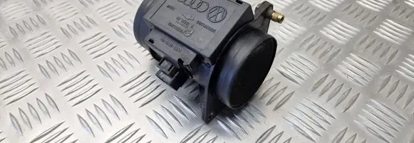 Volkswagen PASSAT B5 Mass air flow meter 71822101 074906461