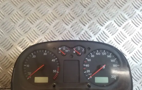 Volkswagen Golf IV Speedometer (instrument cluster) 1J0919861B 110008916