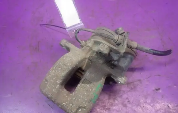 Volkswagen PASSAT B6 Rear brake caliper