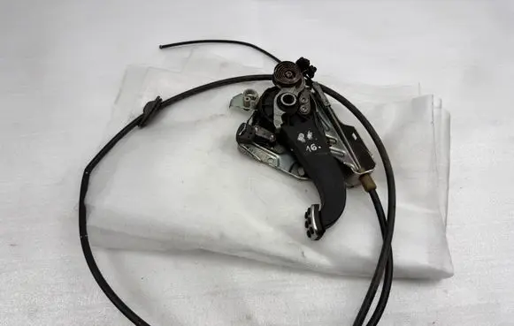 Mercedes-Benz CLS C218 X218 Handbrake/parking brake lever assembly A2044201684