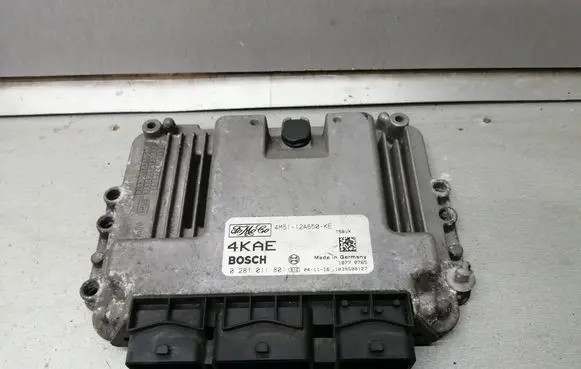 Ford C-MAX I Engine control unit/module 4M5112A650KE 0281011801