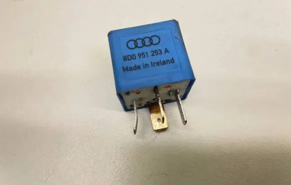 Audi A4 S4 B7 8E 8H Other relay 8D0951253A