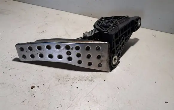 Honda Civic Accelerator throttle pedal J2000002413
