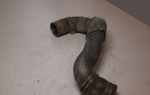 Opel Zafira B Engine coolant pipe/hose 13117572