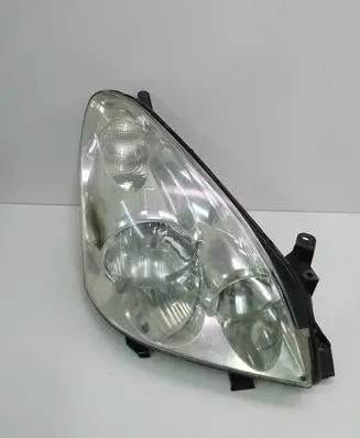 Toyota Corolla Verso AR10 Headlight/headlamp 811300F010