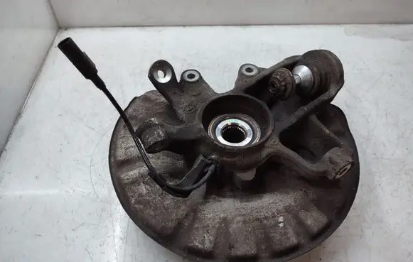 Rear wheel hub
