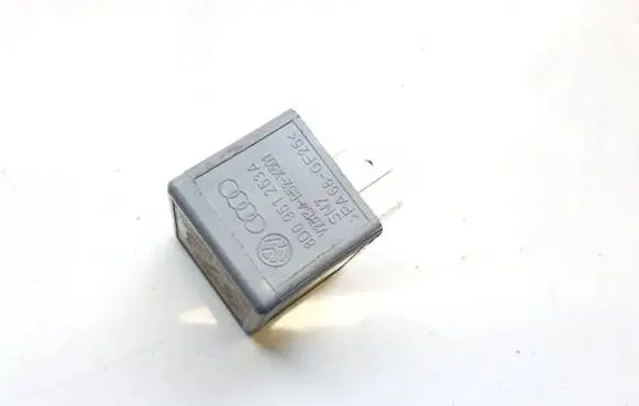 Audi Q7 4L Other relay 8d0951253a v23134-b52-x301