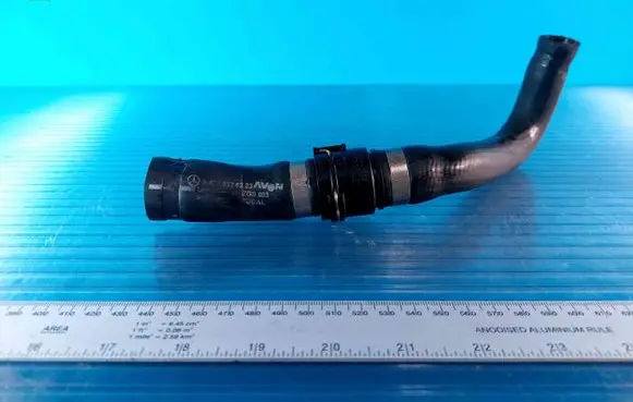 Mercedes-Benz Vito Viano W639 Engine coolant pipe/hose A6398326223 A6398324323