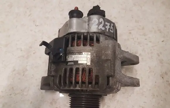 KIA Sorento Generator/alternator 373004A300 021319212