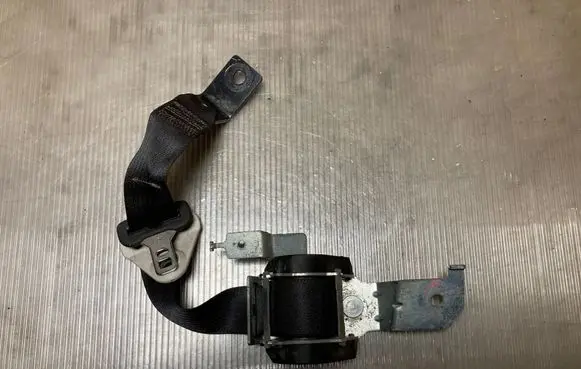 Dodge Journey Third row seat belt 607041564D 045531