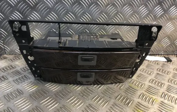 BMW 7 E65 E66 Dashboard storage box/compartment 7032886