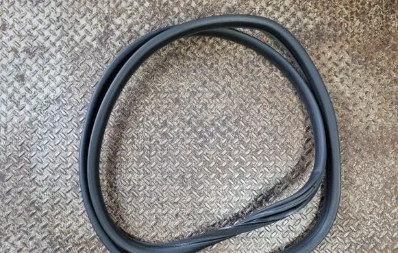 Citroen DS5 Front door rubber seal 