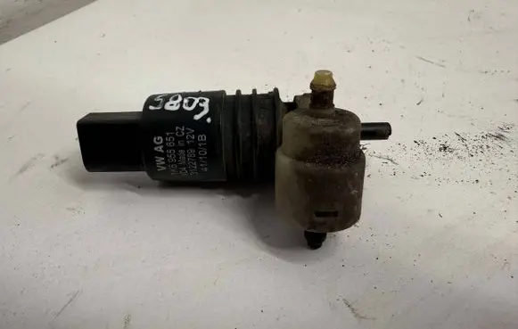Volkswagen Touran II Windscreen/windshield washer pump 1K6955651 3122789