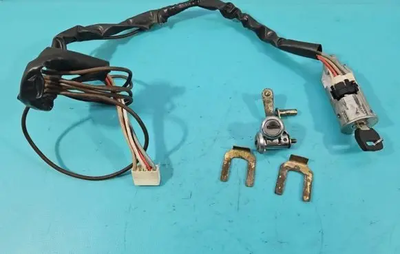 Peugeot 305 Ignition lock IMPRK1393675