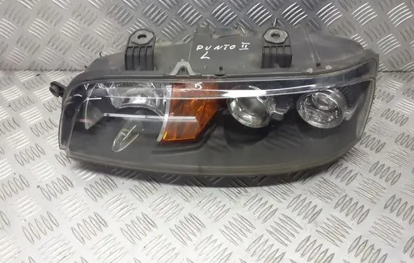 Fiat Punto (188) Headlight/headlamp 89100452