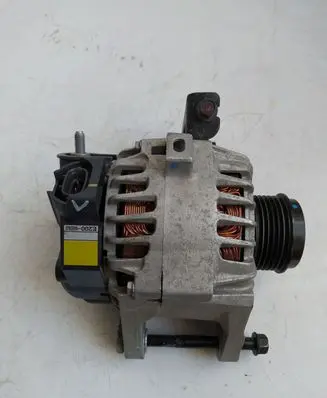 Hyundai Elantra Generator/alternator 373002E200