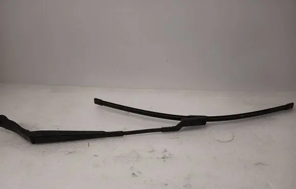 Chevrolet Volt II Front wiper blade arm 23251333
