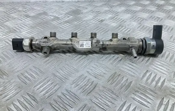 Skoda Octavia Mk3 (5E) Fuel pressure regulator 04L089B 057130764AB 04L906054