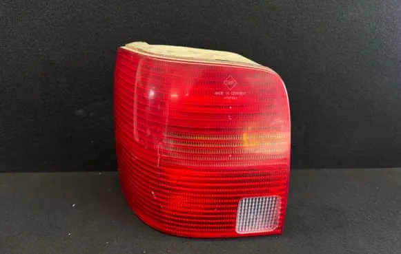 Volkswagen PASSAT B5 Rear/tail lights 3B9945111F
