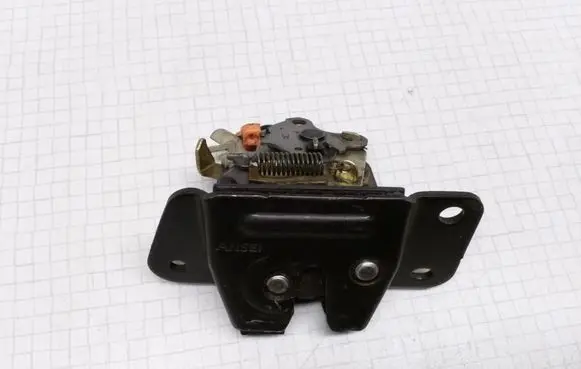 Mitsubishi Space Wagon Tailgate/trunk/boot lock/catch/latch