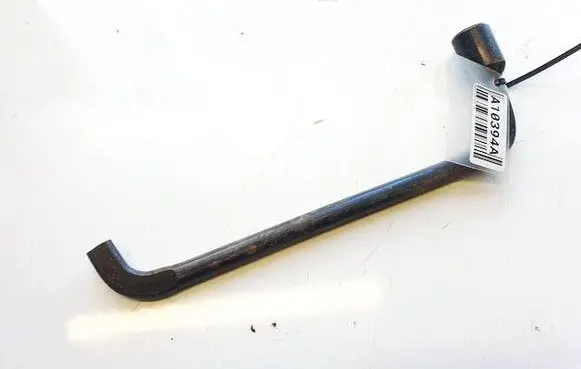 Nissan Juke I F15 Wheel nut wrench 