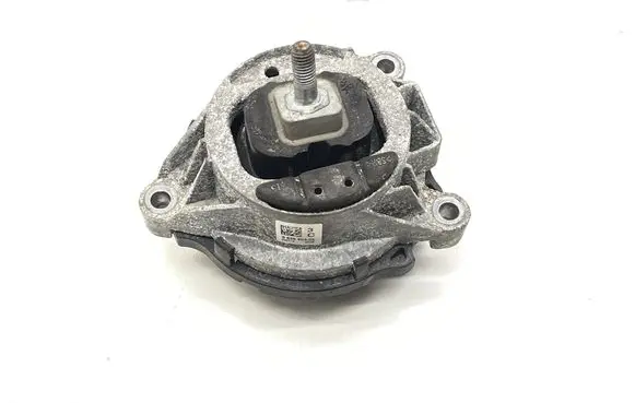 BMW 4 F32 F33 Engine mount bracket 6856403 685640302