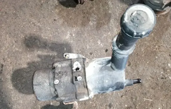 Citroen C4 I Power steering pump 9681545980