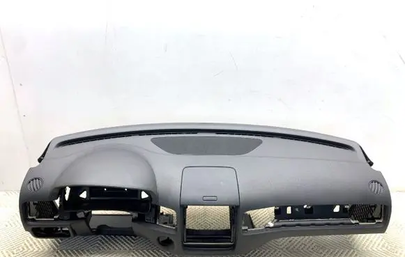 Volkswagen Touareg II Dashboard 7P1819633A