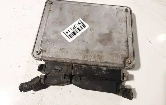 Volkswagen Golf IV Engine control unit/module 0281001846