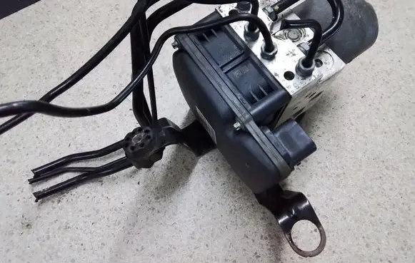 BMW X5 E70 ABS control unit/module 6854702 6854704