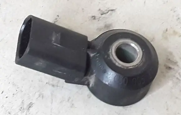 Volkswagen PASSAT B6 Detonation knock sensor 030905377